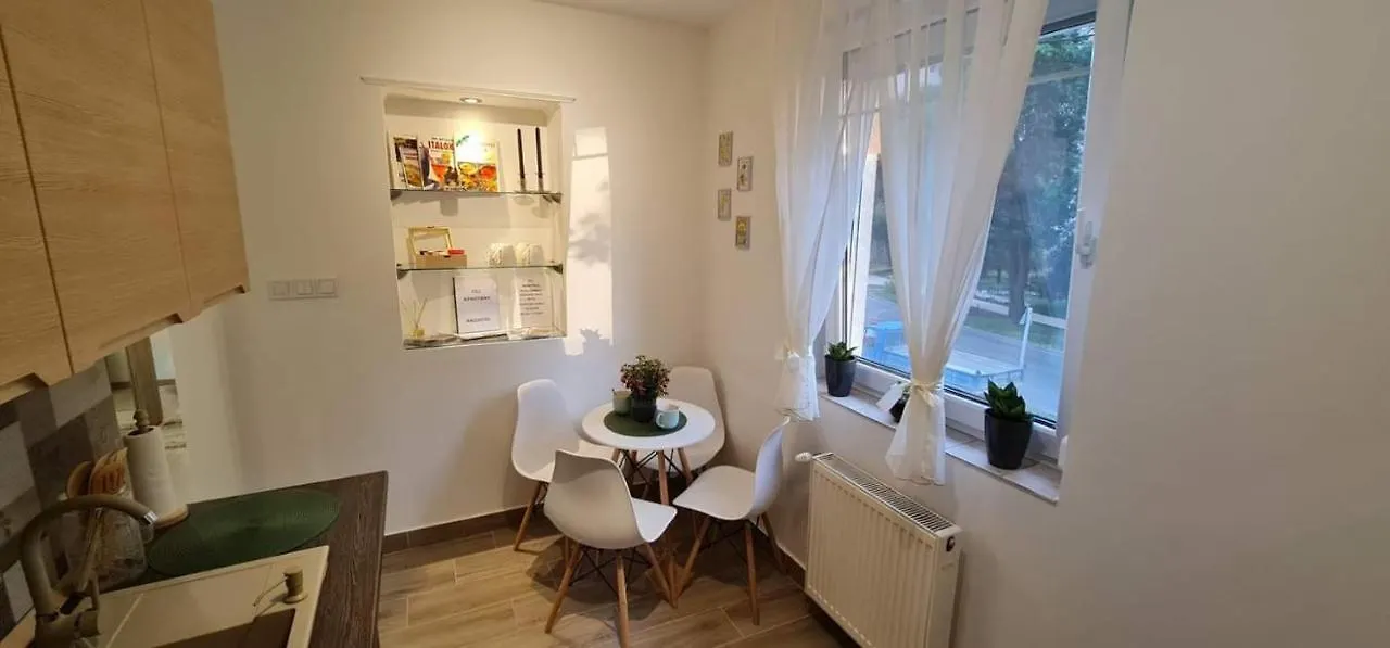 Cili Apartman Eger Apartment