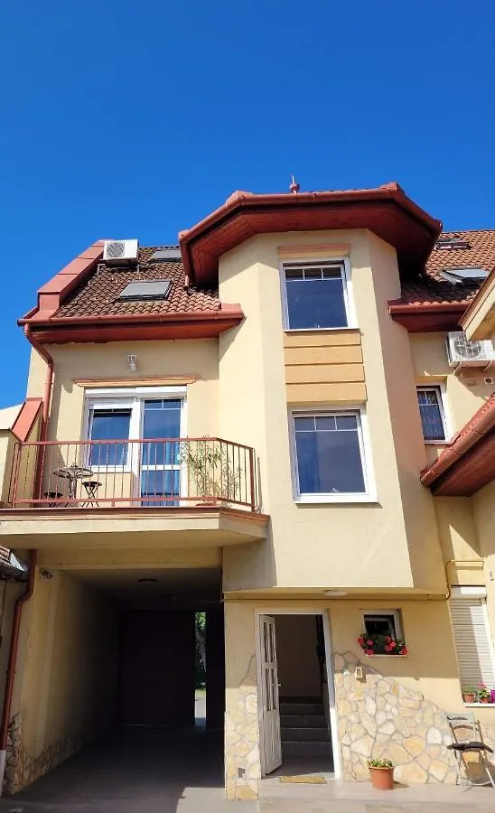 Cili Apartman Eger Apartment