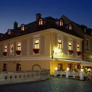 Gasthuis Offi Haz, Eger