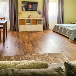 Apartment Mi Casa Vendeghaz -, Eger