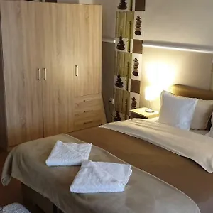 Jokai Family Apartman Апартаменты