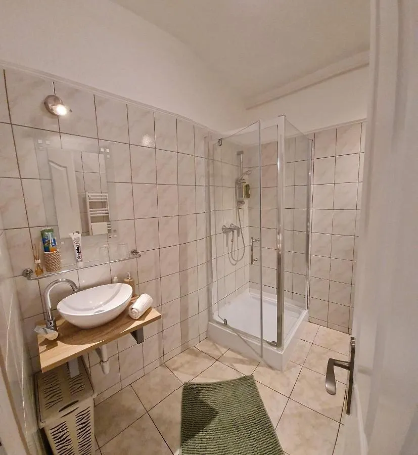 Cili Apartman Eger Lägenhet