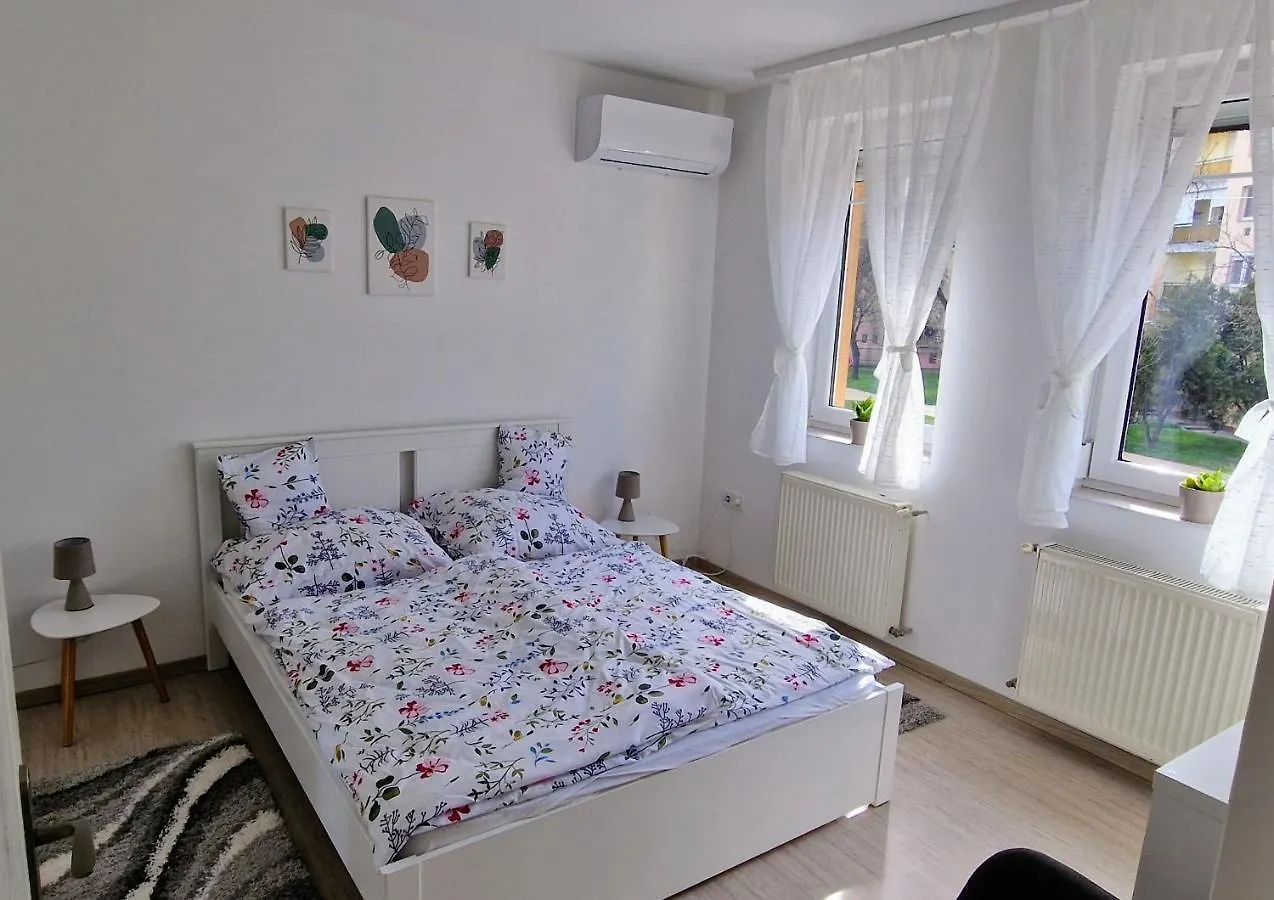 Cili Apartman Eger Lägenhet